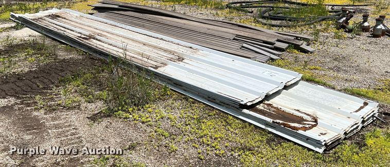 image for item DR5666 Approximately 35 sheets of metal siding/roofing