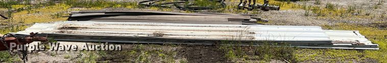 image for item DR5666 Approximately 35 sheets of metal siding/roofing