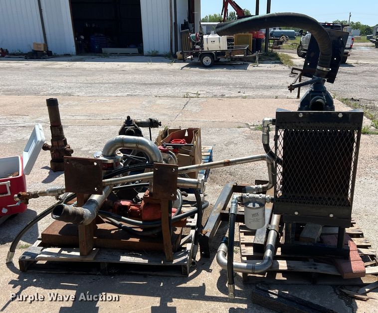 image for item DR5668 (2) pumps