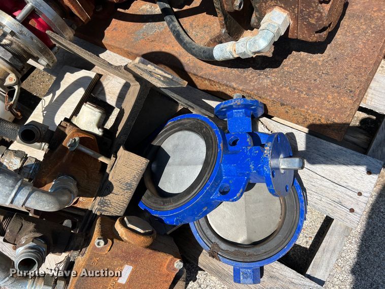 image for item DR5668 (2) pumps