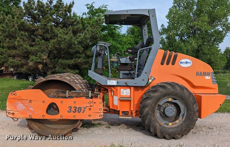 image for item DR6960 2012 Hamm 3307P  single drum vibratory roller