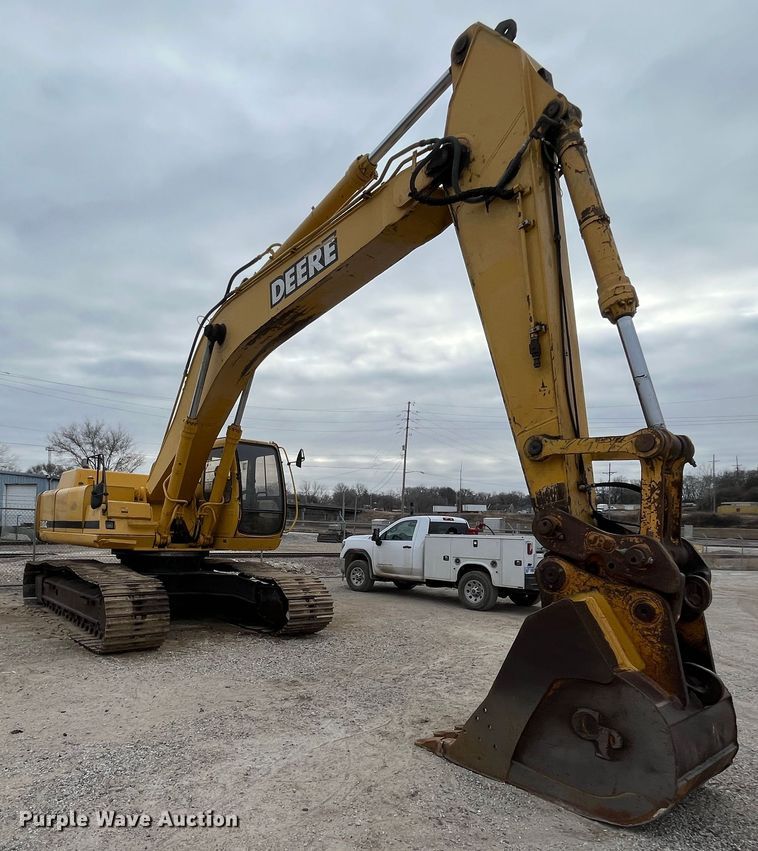 image for item DR7446 2000 John Deere 330LC  excavator