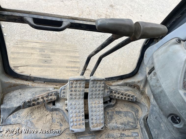 image for item DR7446 2000 John Deere 330LC  excavator