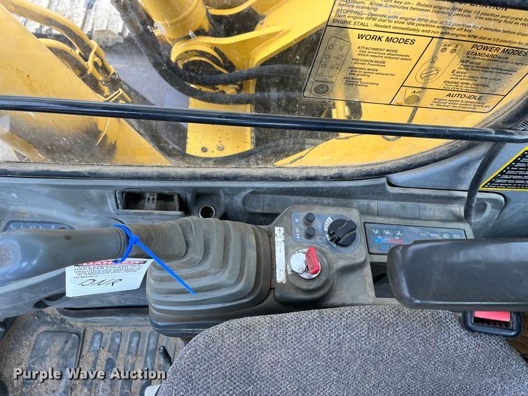image for item DR7446 2000 John Deere 330LC  excavator