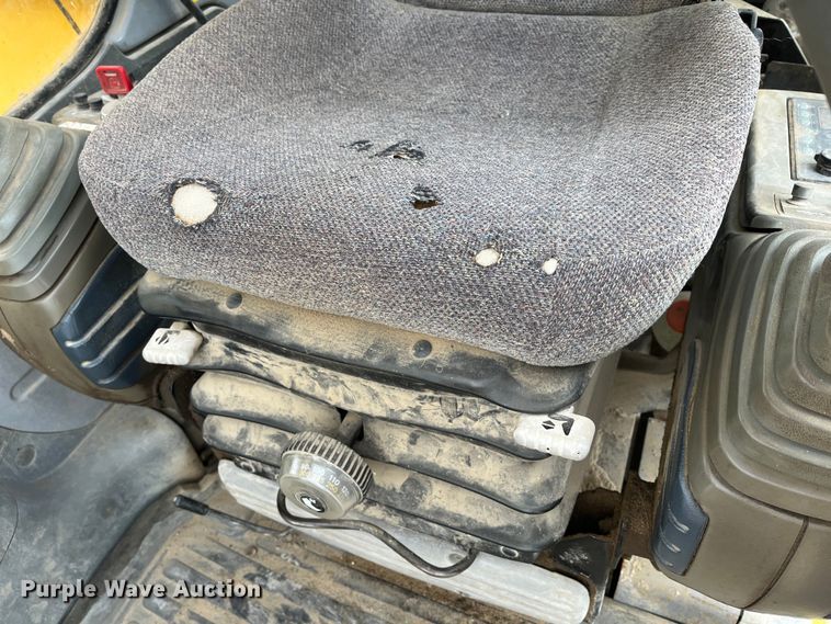 image for item DR7446 2000 John Deere 330LC  excavator