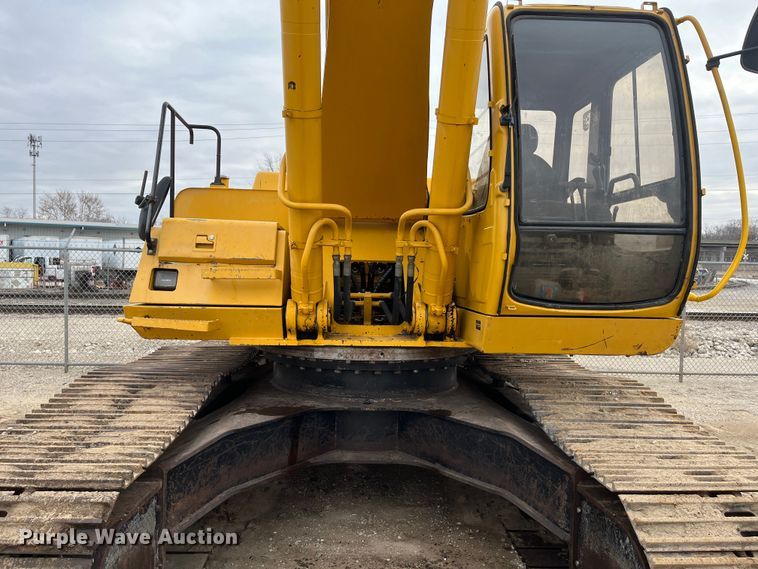 image for item DR7446 2000 John Deere 330LC  excavator