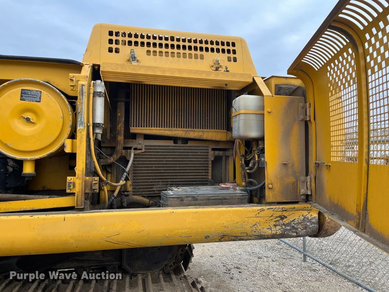 image for item DR7446 2000 John Deere 330LC  excavator