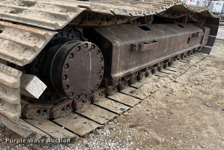 image for item DR7446 2000 John Deere 330LC  excavator