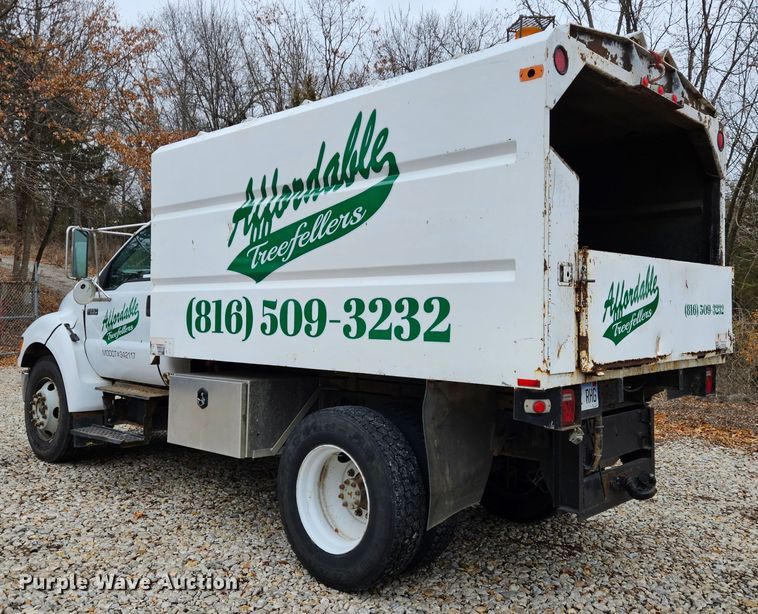 image for item DS6321 2005 Ford F650 Super Duty XLT  chipper truck
