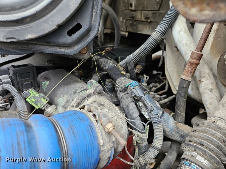 image for item DS6321 2005 Ford F650 Super Duty XLT  chipper truck