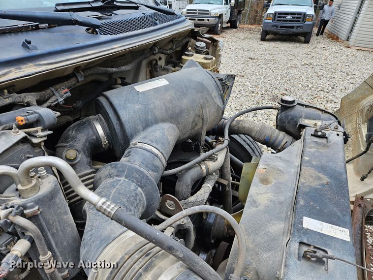 image for item DS6321 2005 Ford F650 Super Duty XLT  chipper truck