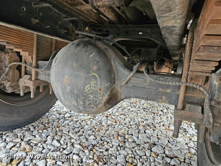 image for item DS6321 2005 Ford F650 Super Duty XLT  chipper truck