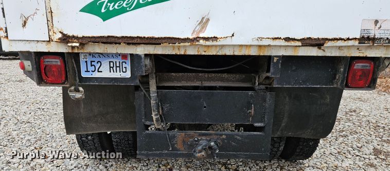 image for item DS6321 2005 Ford F650 Super Duty XLT  chipper truck