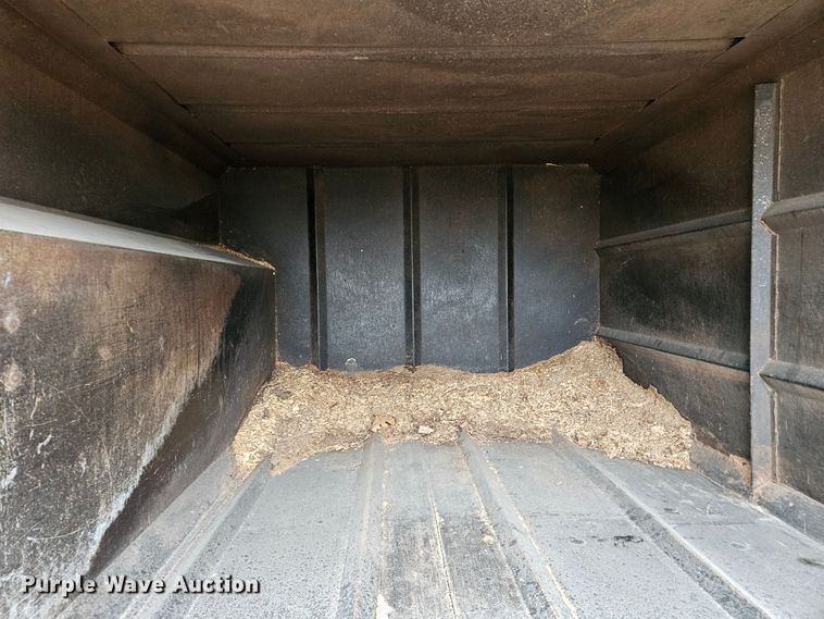 image for item DS6321 2005 Ford F650 Super Duty XLT  chipper truck