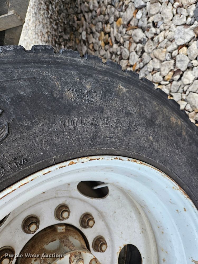 image for item DS6321 2005 Ford F650 Super Duty XLT  chipper truck