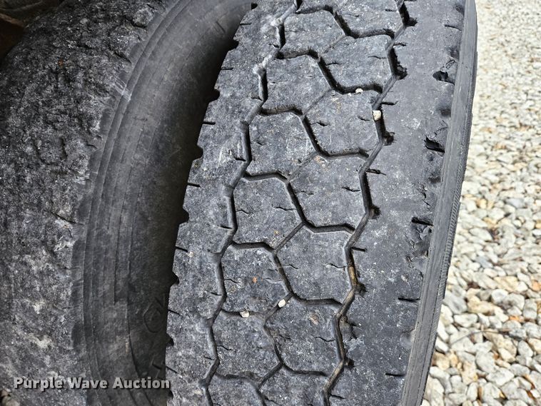 image for item DS6321 2005 Ford F650 Super Duty XLT  chipper truck