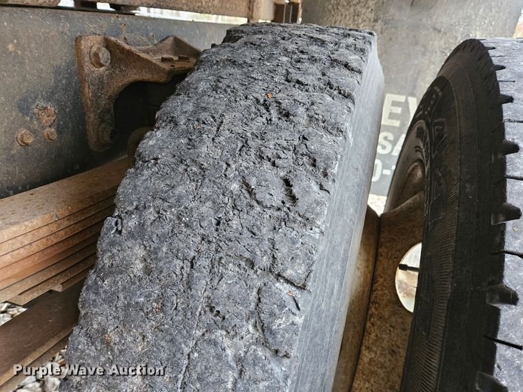 image for item DS6321 2005 Ford F650 Super Duty XLT  chipper truck