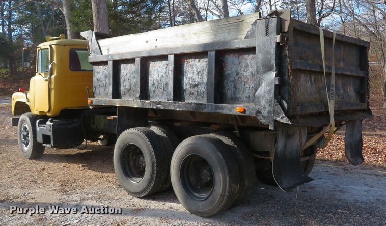 image for item FB9825 1979 Mack DM606  dump truck