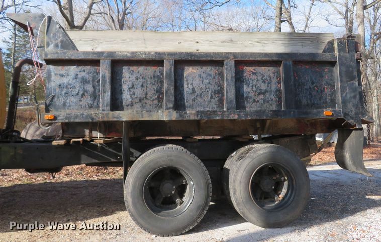 image for item FB9825 1979 Mack DM606  dump truck