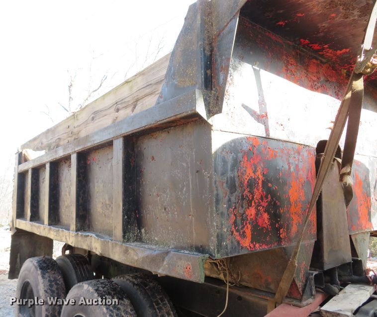 image for item FB9825 1979 Mack DM606  dump truck