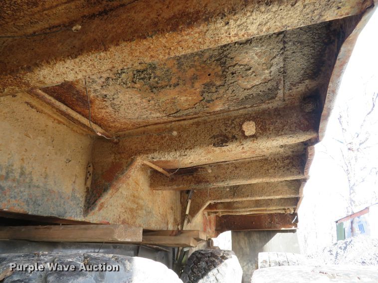 image for item FB9825 1979 Mack DM606  dump truck