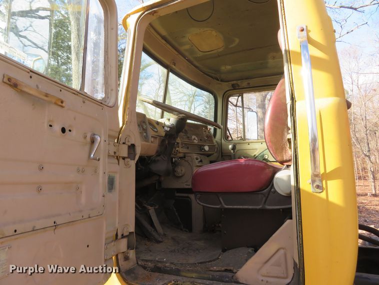 image for item FB9825 1979 Mack DM606  dump truck