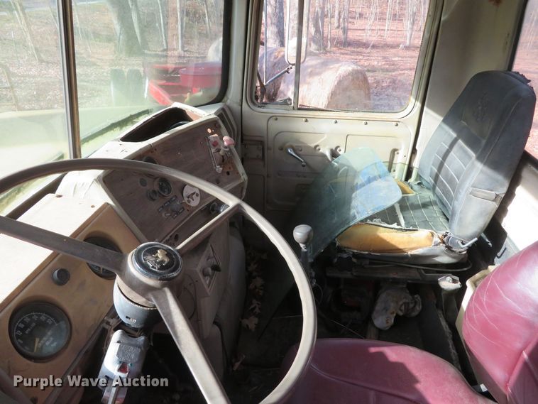 image for item FB9825 1979 Mack DM606  dump truck