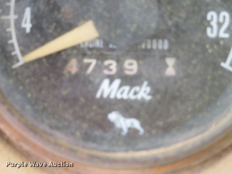 image for item FB9825 1979 Mack DM606  dump truck