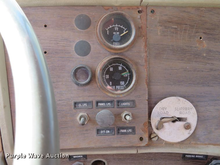 image for item FB9825 1979 Mack DM606  dump truck