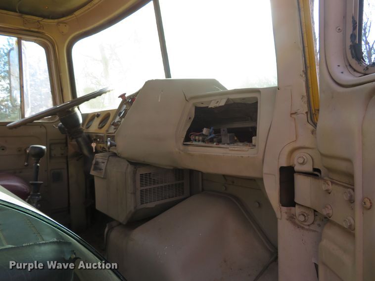 image for item FB9825 1979 Mack DM606  dump truck