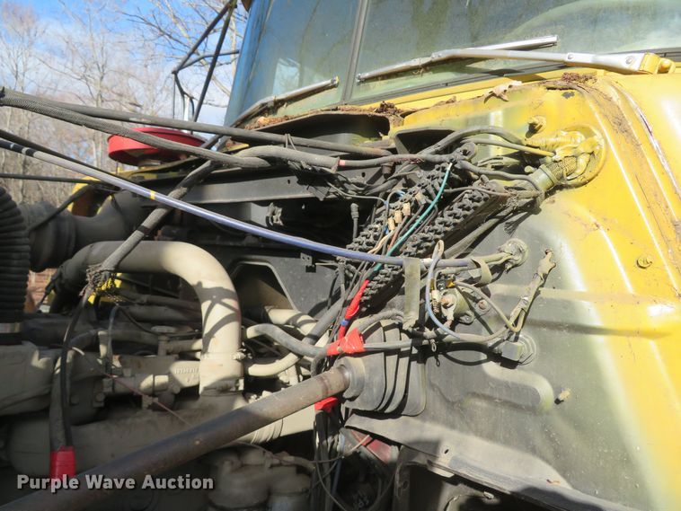 image for item FB9825 1979 Mack DM606  dump truck