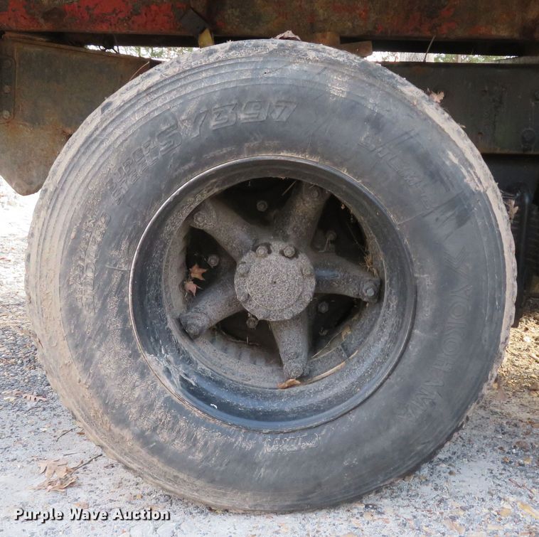 image for item FB9825 1979 Mack DM606  dump truck