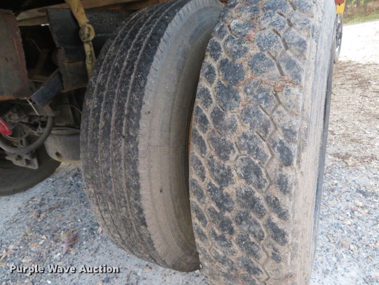 image for item FB9825 1979 Mack DM606  dump truck