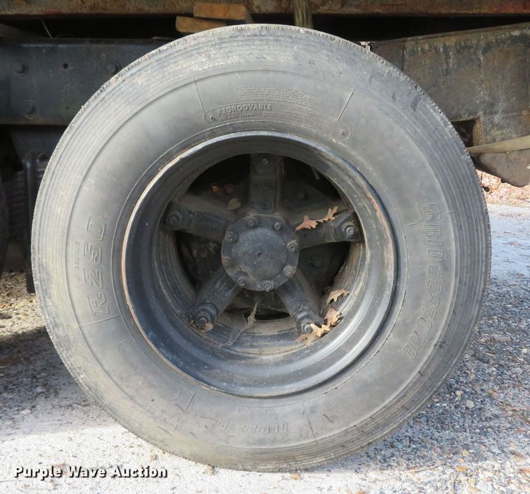 image for item FB9825 1979 Mack DM606  dump truck