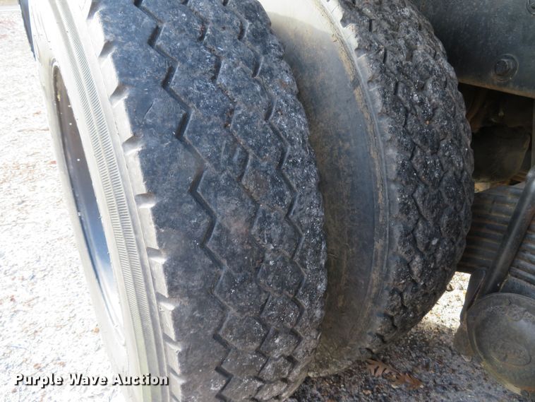 image for item FB9825 1979 Mack DM606  dump truck