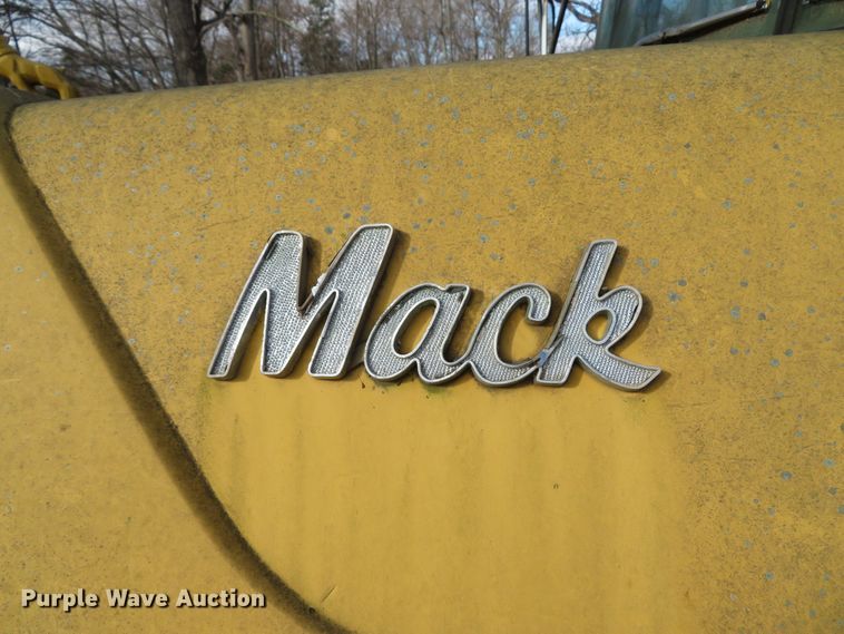 image for item FB9825 1979 Mack DM606  dump truck