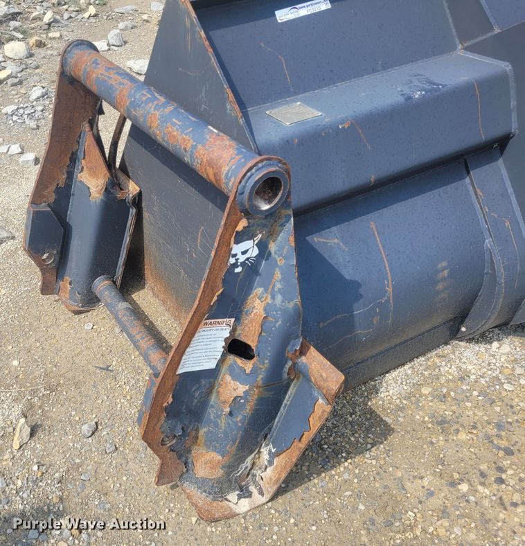 image for item FC9210 90" W skid steer bucket