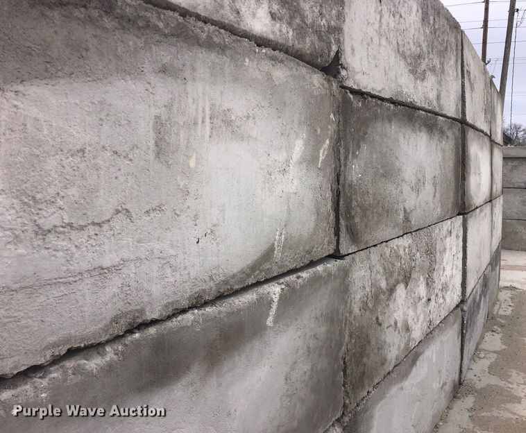 image for item GA9665 (16) concrete edge bunker blocks