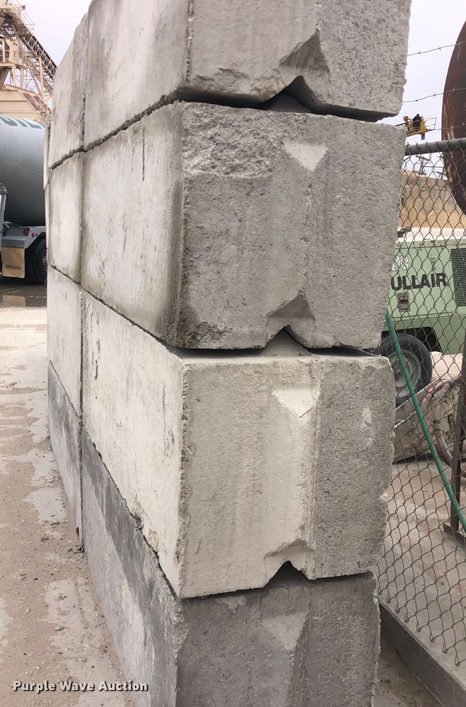 image for item GA9665 (16) concrete edge bunker blocks