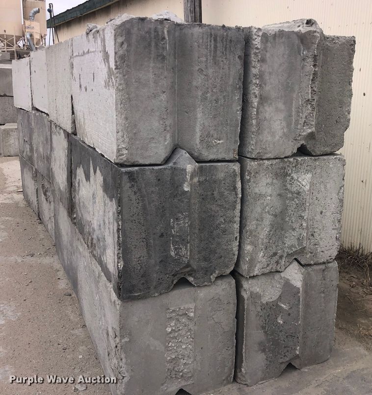 image for item GA9666 (24) concrete edge bunker blocks