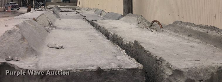 image for item GA9666 (24) concrete edge bunker blocks