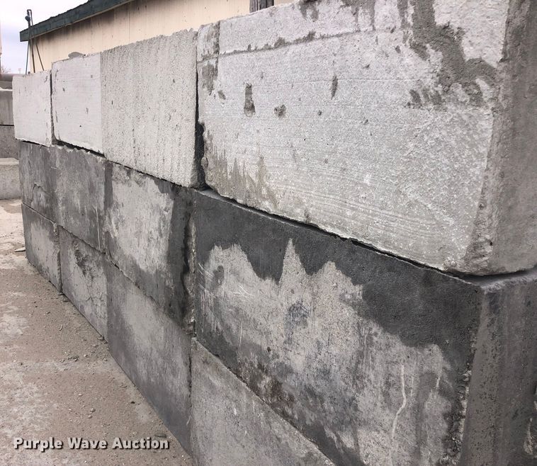 image for item GA9666 (24) concrete edge bunker blocks