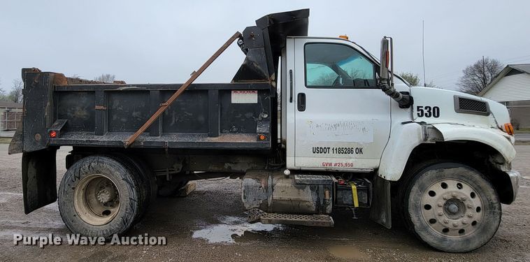 image for item HG9442 2003 GMC C7500  dump truck