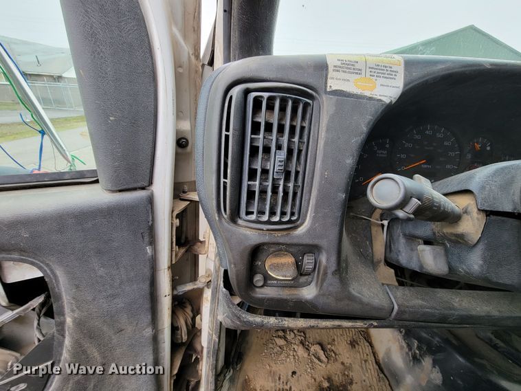 image for item HG9442 2003 GMC C7500  dump truck