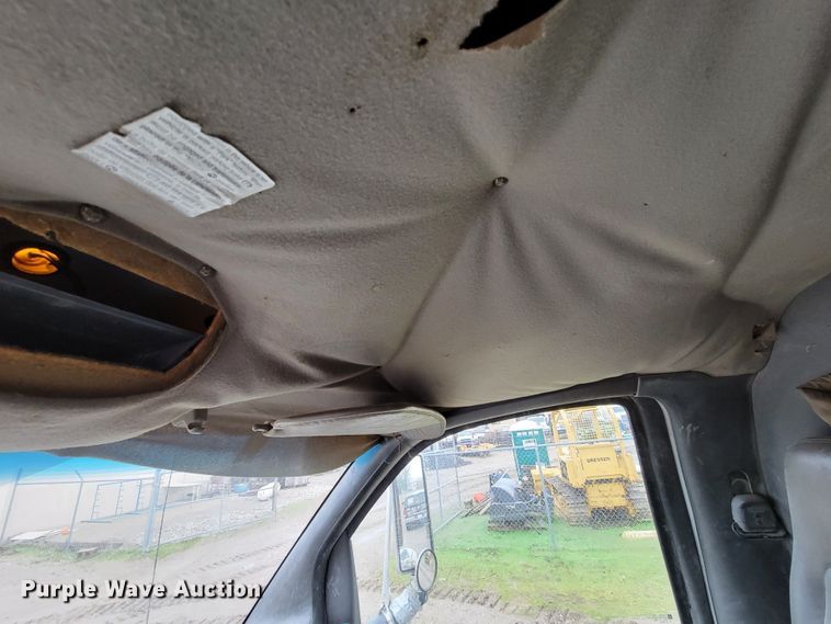 image for item HG9442 2003 GMC C7500  dump truck