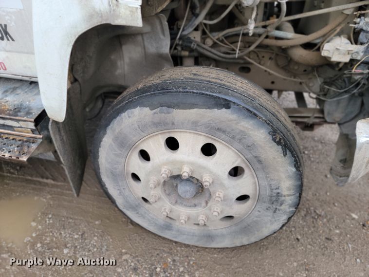 image for item HG9442 2003 GMC C7500  dump truck