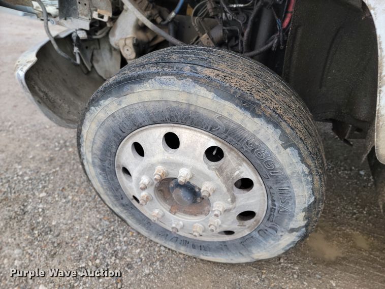 image for item HG9442 2003 GMC C7500  dump truck