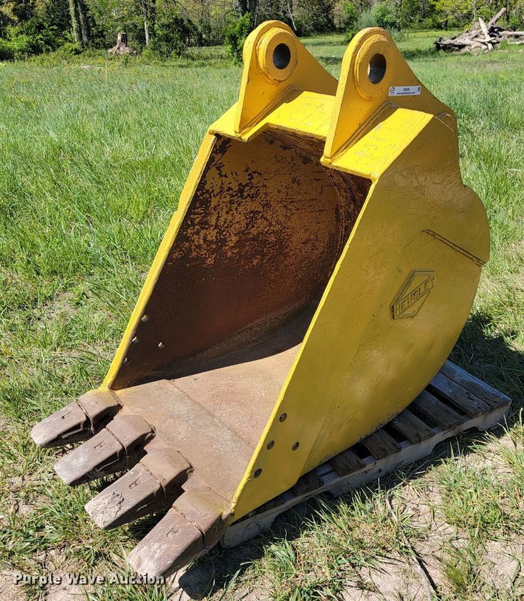 image for item II9006 Hensley M260H180  30" W excavator bucket