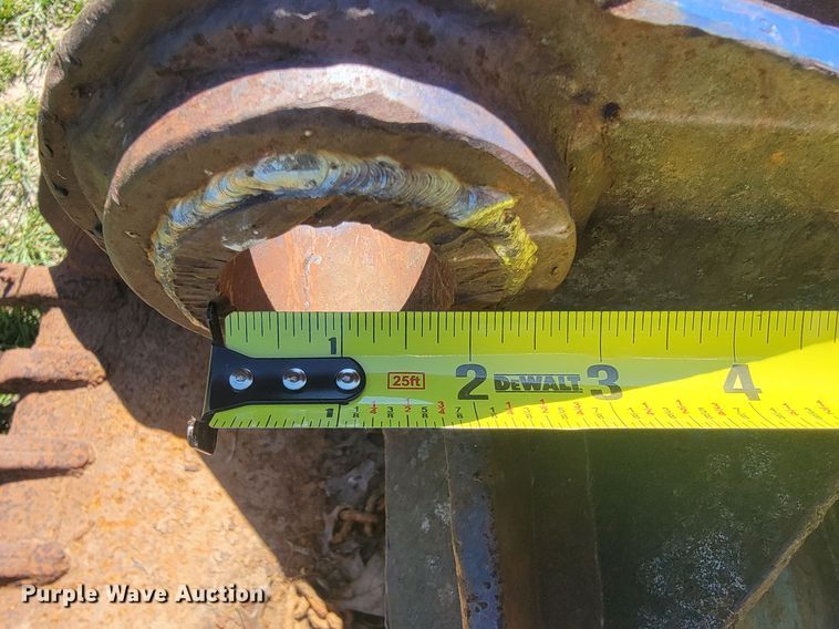 image for item II9007 28" W backhoe bucket