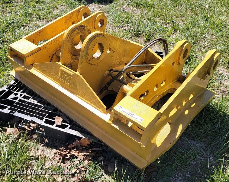 image for item II9008 Caterpillar  block handling coupler